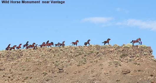  Wild Horse Monument from I-90 Viewpoint near Vantage, WA, USA