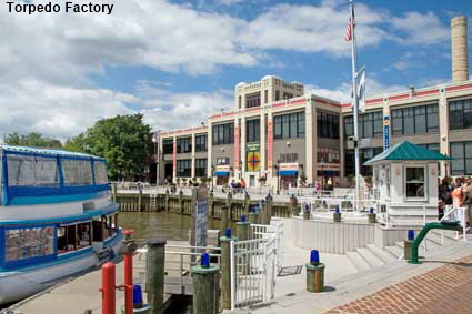  Torpedo Factory. Alexandria, VA, USA