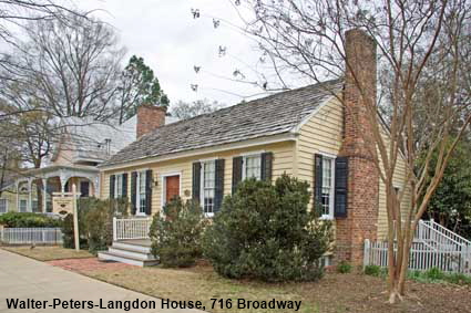 Walter-Peters-Langdon House, 716 Broadway, Columbus, GA, USA Walter-Peters-Langdon House, 716 Broadway, Columbus, GA, USA