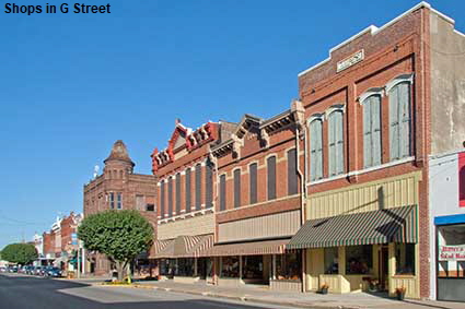 Shops in G Street, Fort Madison, IA, USA Shops in G Street, Fort Madison, IA, USA