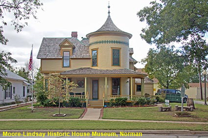 Moore-Lindsay Historic House Museum, Norman, OK, USA